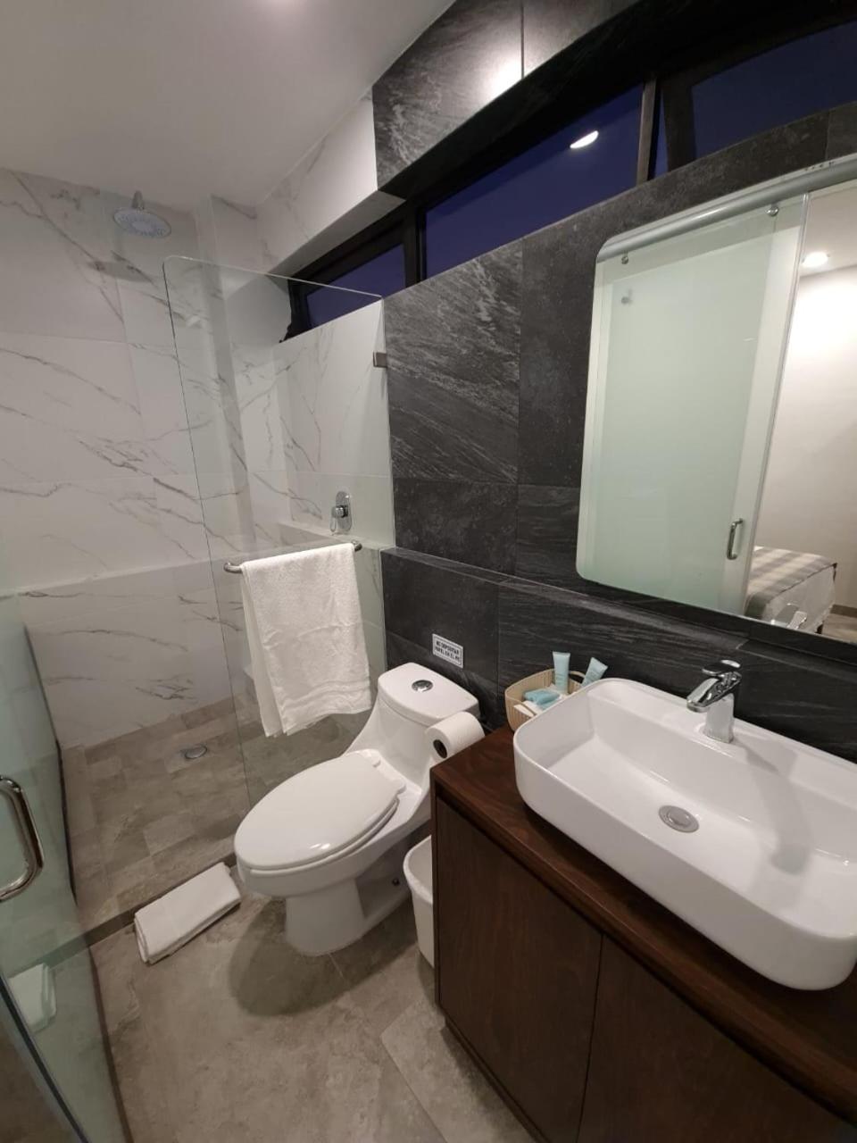 La Casa Mia Leon Hotel Værelse billede